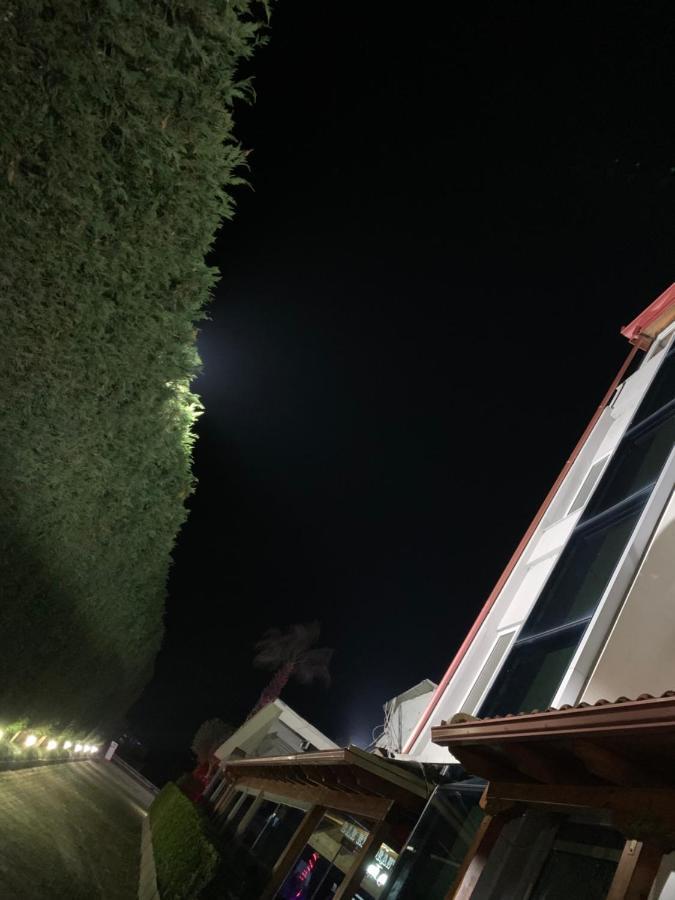Hotel Anxhelo Kuçovë Exteriér fotografie